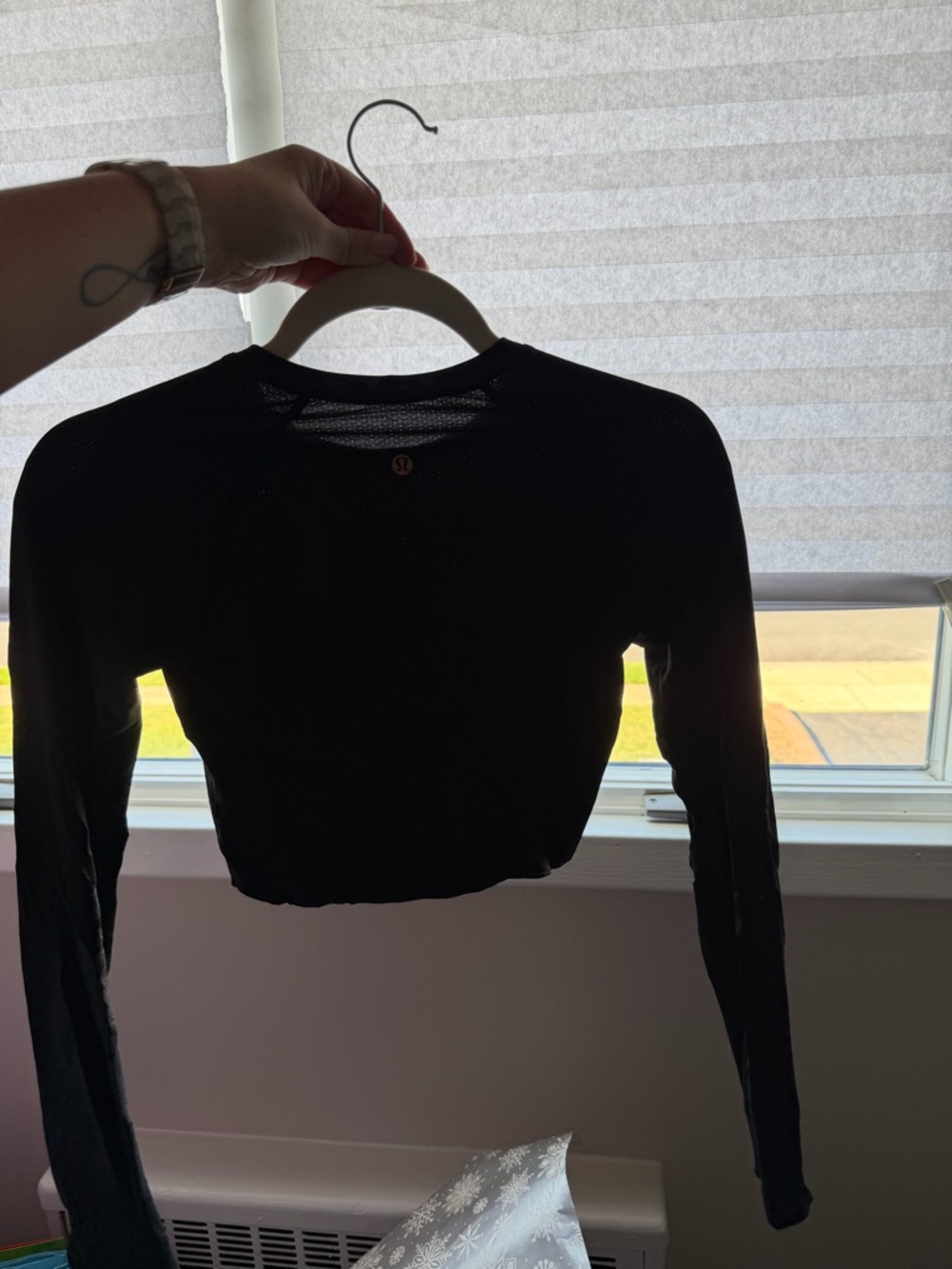 lululemon athletica Black Long-Sleeve Cropped Top